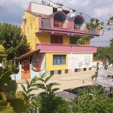 Holiday home къща на цветните струни Kljutsch